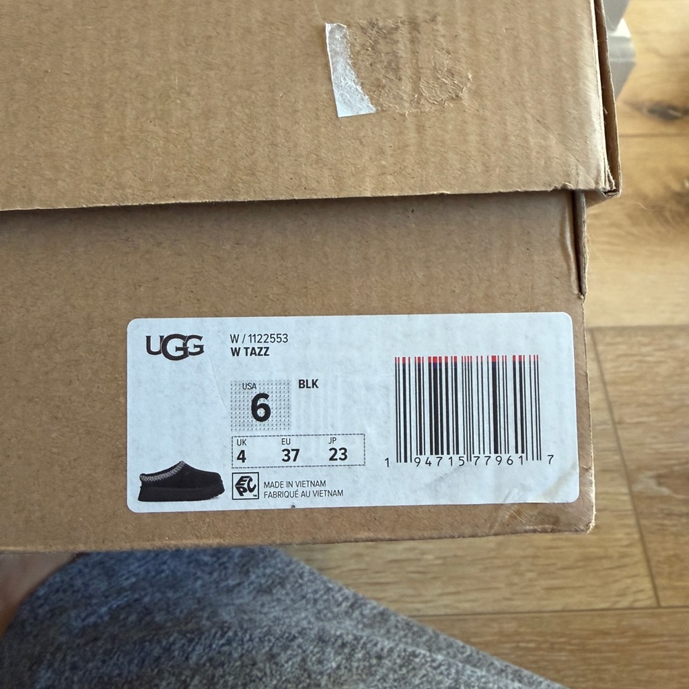 UGG women’s black Tazz slipper 6 - Picture 7 of 7